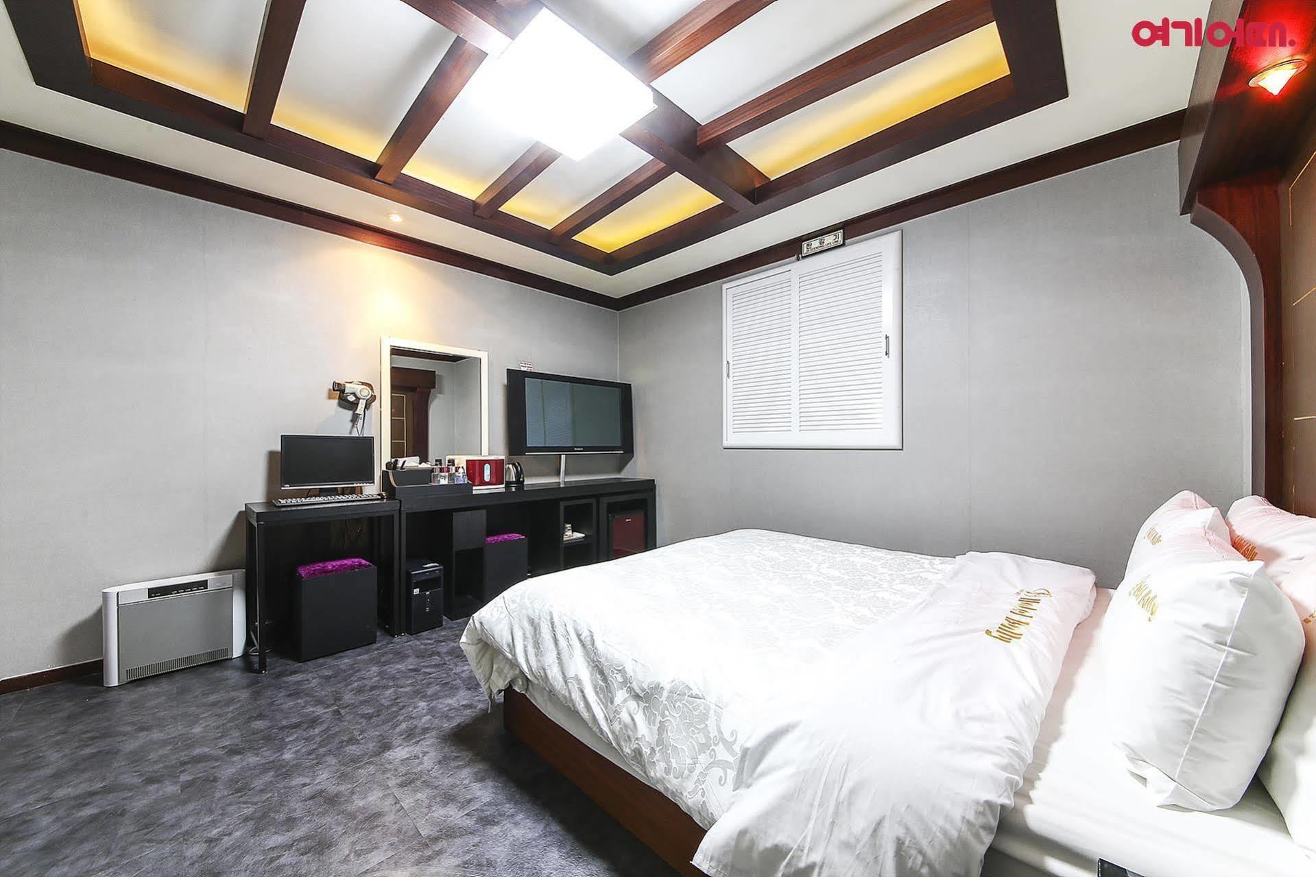 Bally Hotel